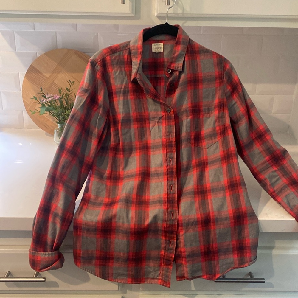 J.CREW FLANNEL BUTTON DOWN SHIRT.